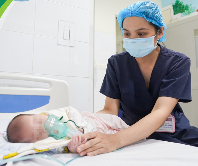 Bệnh nhi đang được chăm sóc và điều trị tại Trung tâm Bệnh nhiệt đới, Bệnh viện Nhi Trung ương - Ảnh BVCC