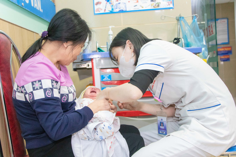 Tiêm vắc xin là biện pháp hiệu quả nhất để phòng bệnh sởi - Ảnh minh họa