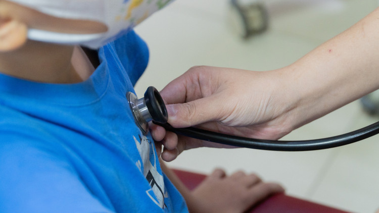 Bệnh phổi NTM thường khó chẩn đoán do tổn thương phổi tiến triển chậm