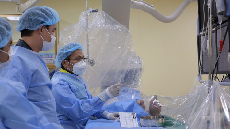 Can thiệp cứu người phụ nữ 58 tuổi cùng lúc đột quỵ não và nhồi máu cơ tim - Ảnh: BVCC