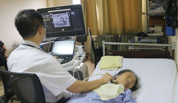 Siêu âm động mạch cảnh - Ảnh BVCC