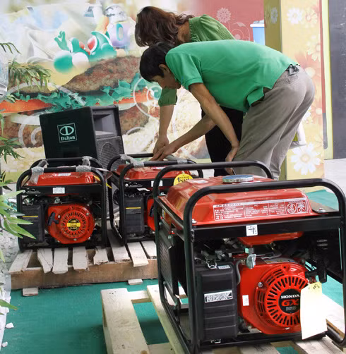 Cách sử dụng máy phát điện an toàn trong mưa bão - Ảnh minh họa