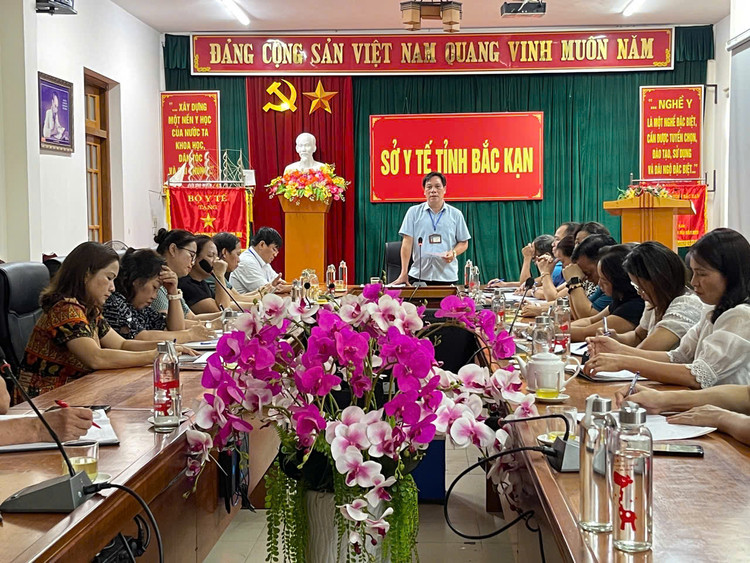 Sở Y tế Bắc Kạn họp khẩn vì hơn 80 trẻ bị bệnh - Ảnh Sở Y tế