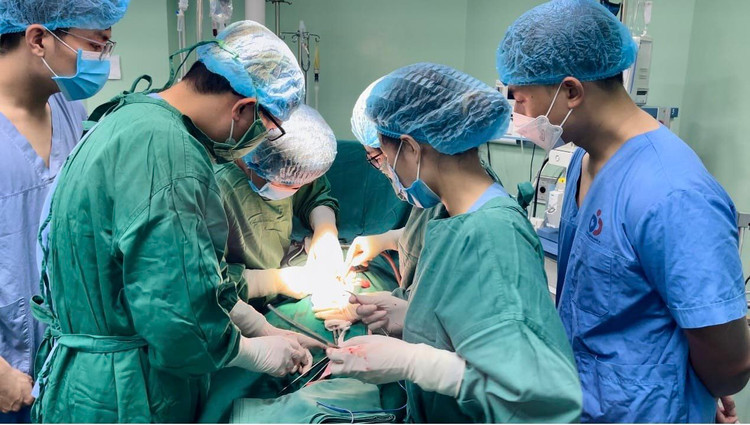 Phối hợp nhiều chuyên khoa cứu ca sinh khó đe dọa tính mạng mẹ và con ảnh 1