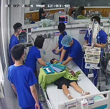 Người bệnh được áp dụng hạ thân nhiệt chỉ huy và lọc máu - Ảnh BVCC