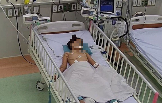 Bệnh nhi điều trị tại Khoa Hồi sức Tích cực Chống độc, Bệnh viện Nhi đồng 1. Ảnh: BVCC