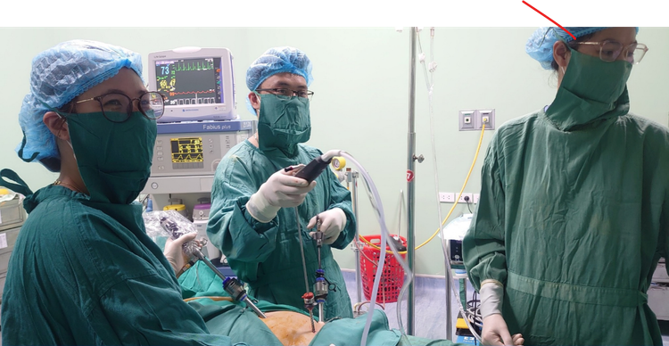 Ca phẫu thuật cho bệnh nhân thai ngoài tử cung bám tại buồng