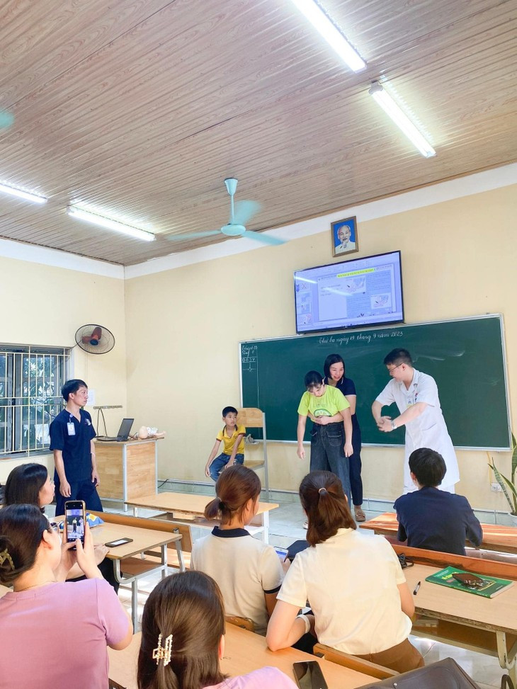 Cách xử trí khi hóc dị vật - Ảnh minh họa