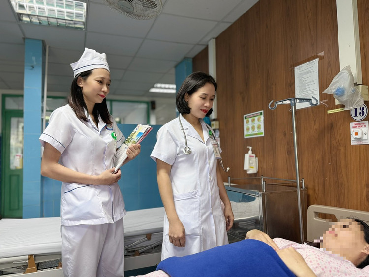 Sản phụ bị băng huyết sau sinh nặng qua &quot;cửa tử&quot; nhờ chuyên môn và sự nỗ lực của các y bác sĩ - Ảnh BVCC