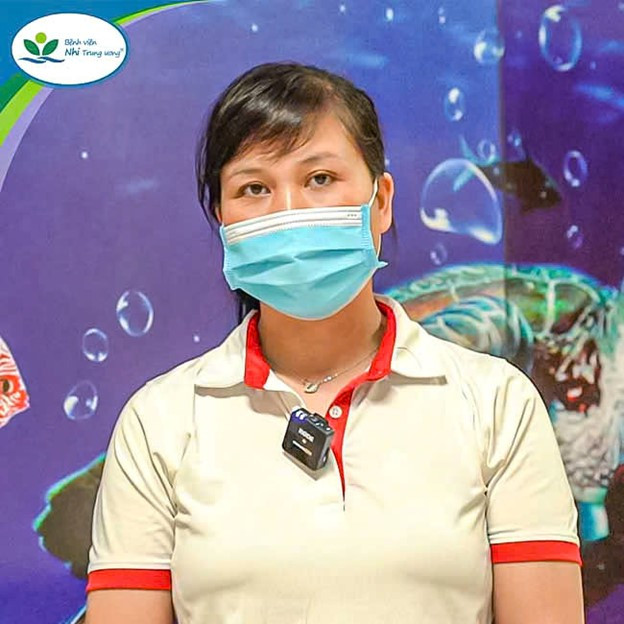 Mẹ bệnh nhi N.V.V nghẹn ngào kể lại hành trình chữa bệnh cho con - Ảnh BVCC