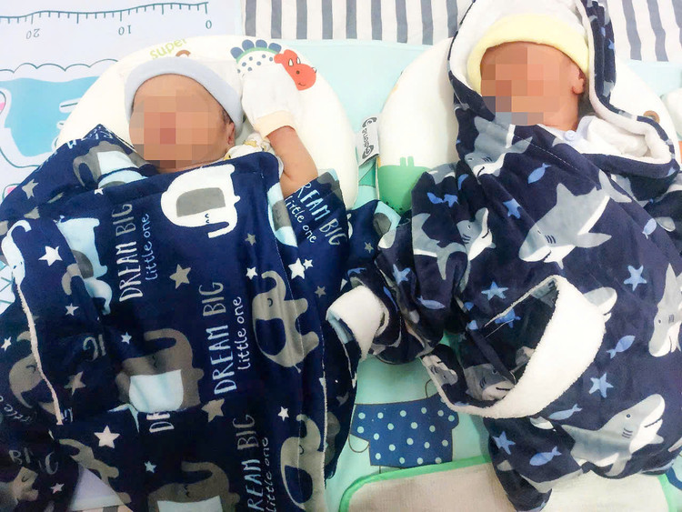 Hai bé song sinh con của sản phụ H. - Ảnh BVCC