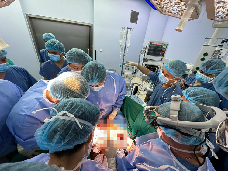 Kíp phẫu cho bệnh nhân