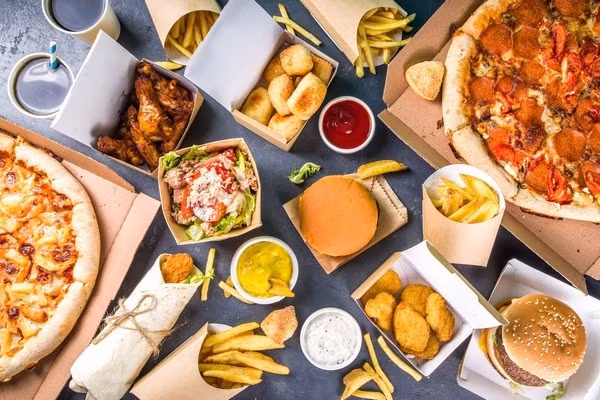 Nhiều mẫu thức ăn nhanh có hàm lượng hóa chất gây rối loạn nội tiết cao.