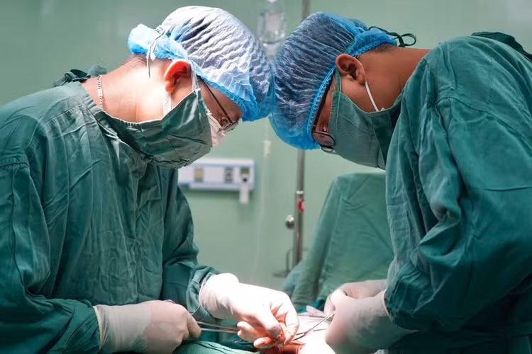 Ca phẫu thuật triệt sản cho người chồng - Ảnh BVCC