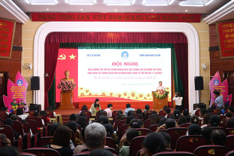 Ông Trần Thanh Long, Quyền Chủ tịch UBND quận Nam Từ Liêm, Trưởng Ban chỉ đạo công tác Dân số và Phát triển quận phát biểu