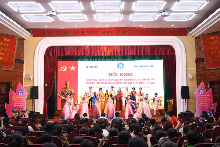 Hà Nội tích cực biểu dương trẻ em gái chăm ngoan, học giỏi ảnh 5