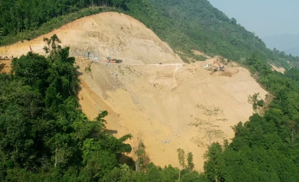 Vị trí đổ thải đoạn qua đèo Thẳm Thưa xã Đồng Phúc, huyện Ba Bể, tỉnh Bắc Kạn.