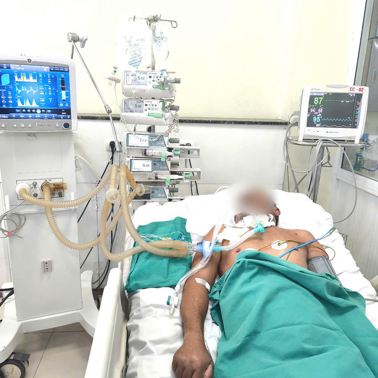 Người đàn ông nguy kịch vì uốn ván tân công - Ảnh BVCC