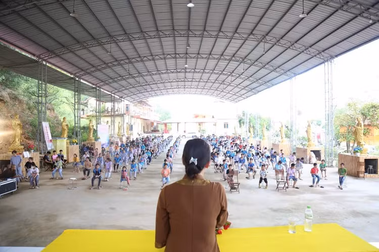 Dù đã nghỉ hưu nhưng cô vẫn miệt mài truyền cảm hứng cho các con