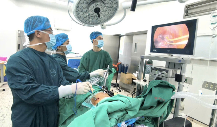 Ca phẫu thuật nội soi cấp cứu cho bệnh nhân - Ảnh BVCC
