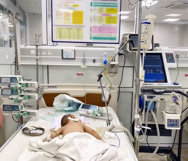 Trẻ nhiễm cúm A nặng - Ảnh minh họa