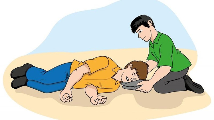 Bác sĩ mách cách xử lý đúng khi gặp người bị co giật