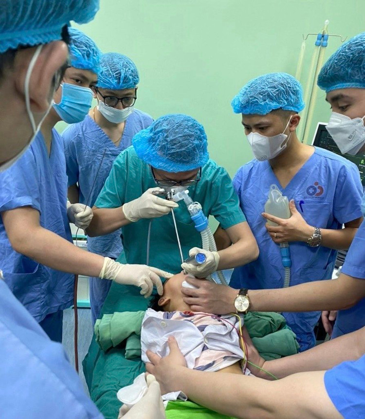 Vỏ hướng dương gây viêm phổi kéo dài ở trẻ