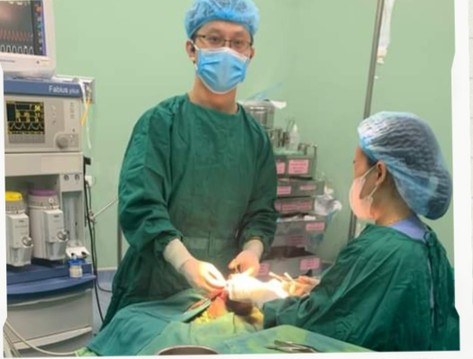 Ngồi chơi trước nhà bé 5 tuổi bị chó cắn rách mặt nặng nề ảnh 2 Ngồi chơi trước nhà bé 5 tuổi bị chó cắn rách mặt nặng nề ảnh 2