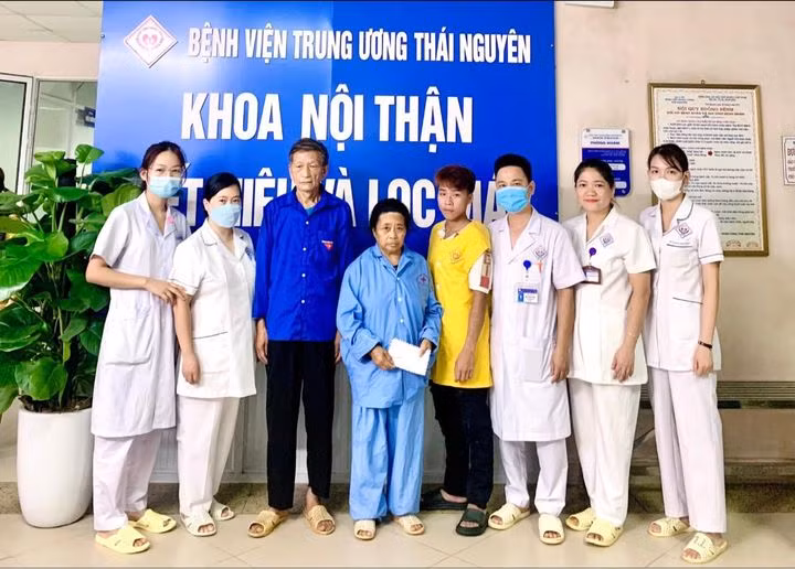 Công Đoàn bệnh viện Tặng quà cho bệnh nhân ngày ra viện