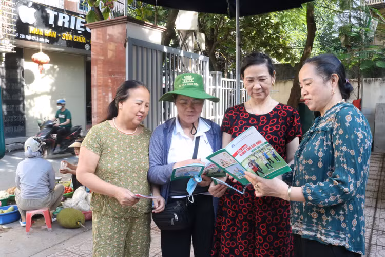 Tư vấn cho nhân dân trên địa bàn quận Nam Từ Liêm