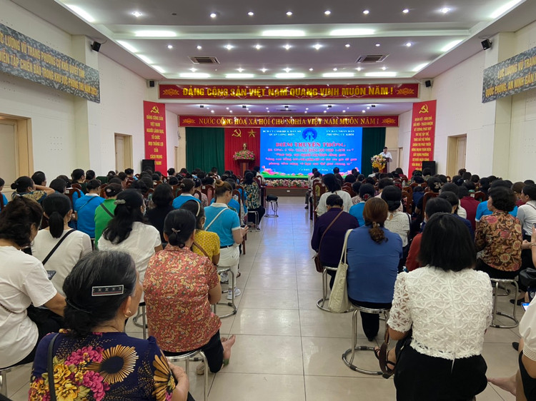 Điểm truyền thông tại quận Long Biên