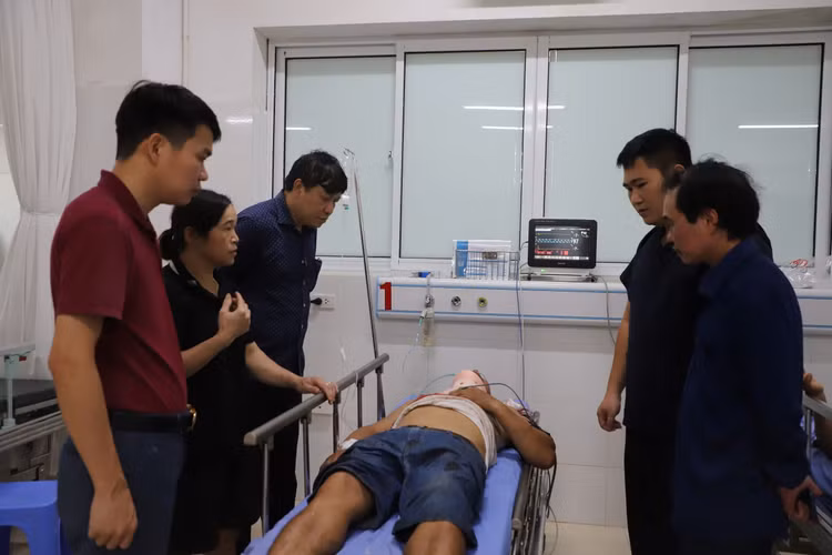 Cấp cứu cho bệnh nhân bị tai nạn do bão