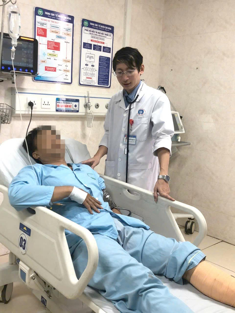 Hồi sức cho bệnh nhân tại bệnh viện - Ảnh BVCC