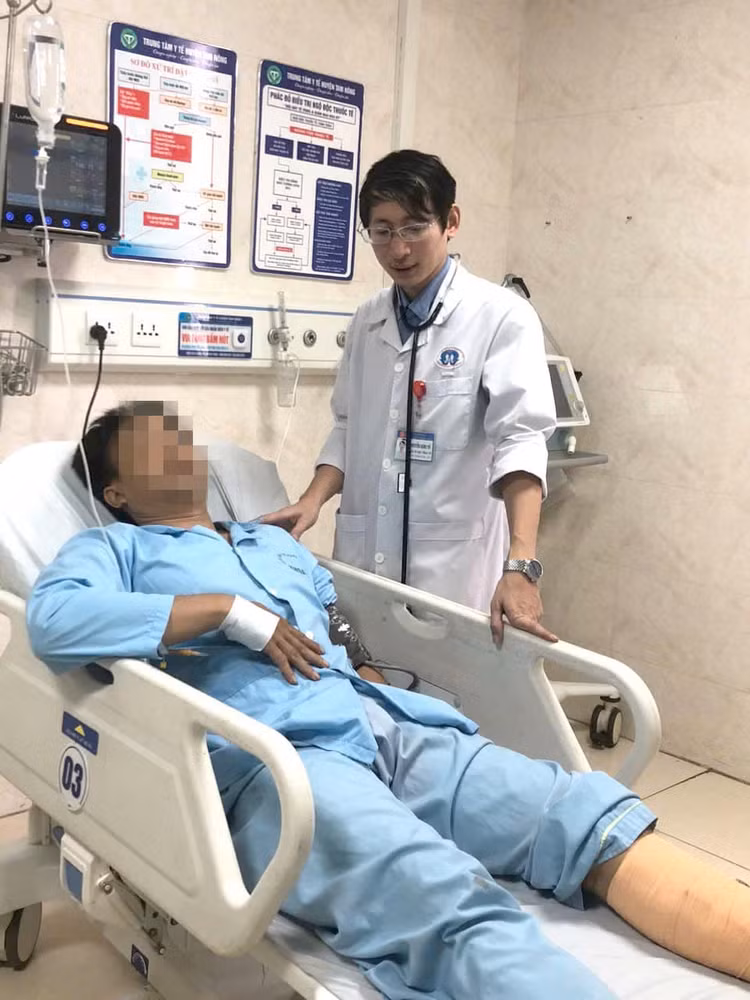 Hồi sức cho bệnh nhân tại bệnh viện - Ảnh BVCC