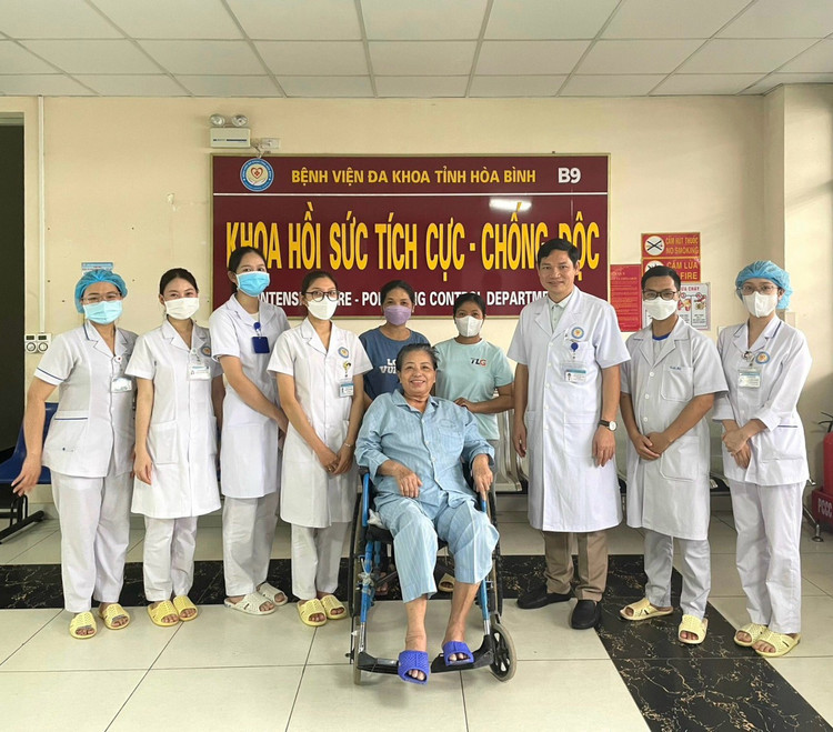 Sau hơn 1 tháng điều trị tích cực bệnh nhân đã được ra viện