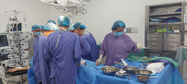 Ca phẫu thuật cho bệnh nhân - Ảnh BVCC