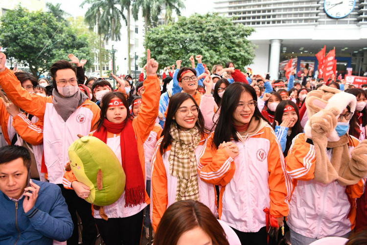 Hàng nghìn người vượt giá rét mang những giọt máu ấm nóng để cứu người