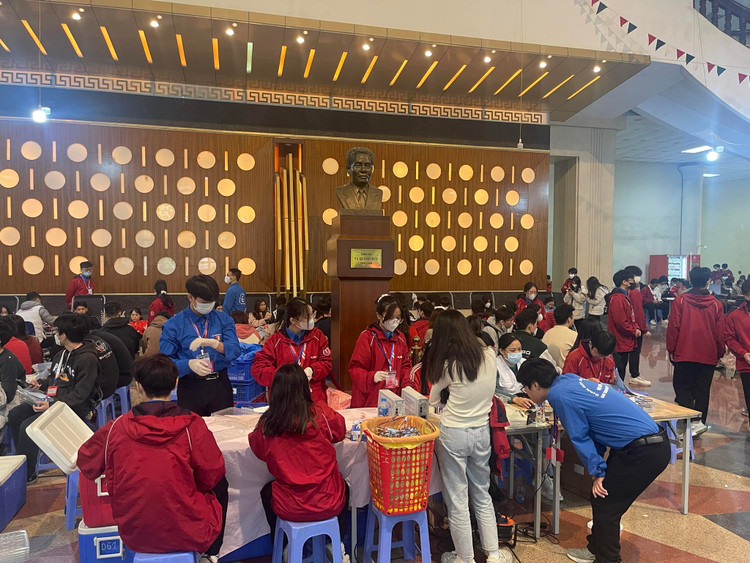 Chủ Nhật Đỏ lần thứ XVI năm 2024: Những giọt máu hồng ấm nồng Giáng sinh