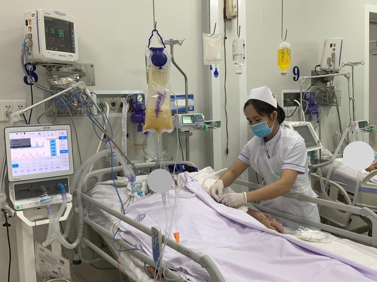 Bệnh nhi ngộ độc botulinum điều trị tại bệnh viện nhi đồng 2