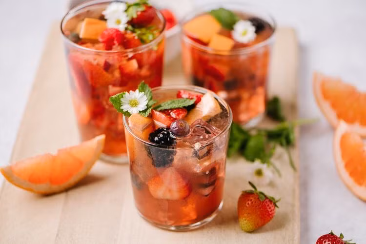 Trà hoa quả giải nhiệt và chữa bệnh khi nắng nóng ảnh 1