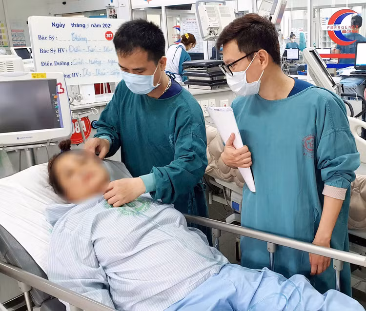 Bệnh nhân uống “nước” chữa bệnh đã qua cơn nguy kịch được rút ống thở - Ảnh BVCC