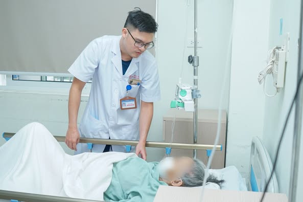 Cụ bà đã thoát khỏi tình trạng nguy hiểm tính mạng - Ảnh BVCC