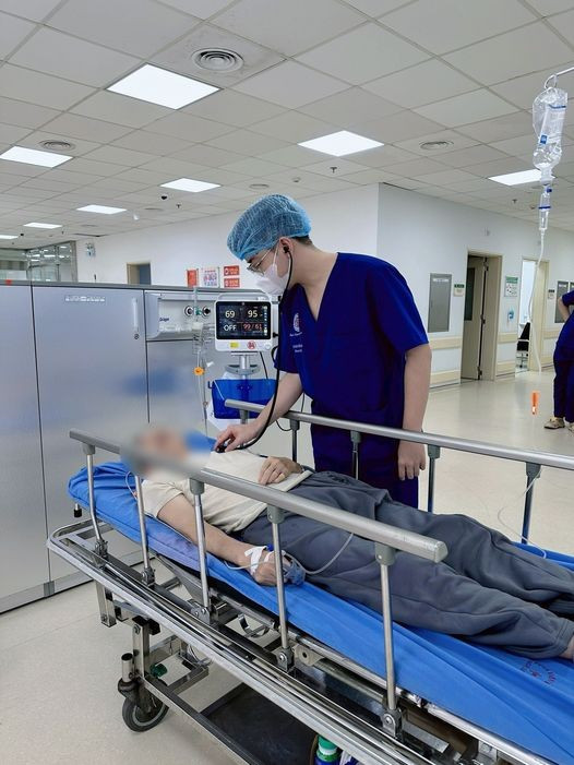 Cấp cứu bệnh nhân bị ngộ độc thuốc tê sau khi nhổ răng tại phòng khám ngoài Bệnh viện - Ảnh BVCC Cấp cứu bệnh nhân bị ngộ độc thuốc tê sau khi nhổ răng tại phòng khám ngoài Bệnh viện - Ảnh BVCC