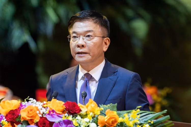 Ong Do Van Chien tiep tuc giu chuc Chu tich MTTQ Viet Nam khoa X-Hinh-3