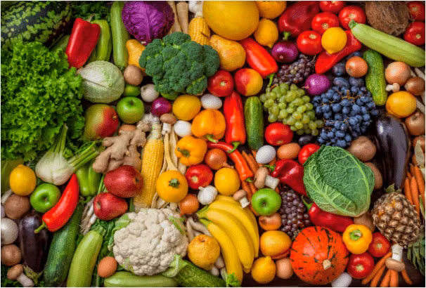 Rau xanh và trái cây là loại thực phẩm bệnh nhân u xơ tử cung nên ăn