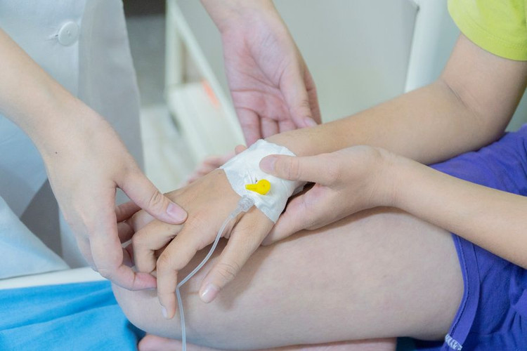 Bé 11 tuổi nhiễm trùng nghiêm trọng do dị ứng: Bác sĩ chỉ cách xử lý