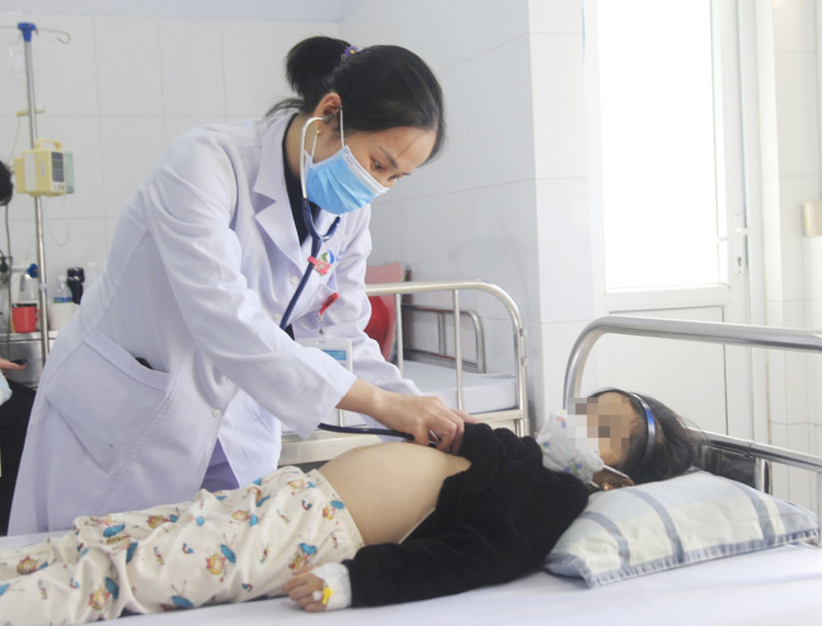 Cảnh giác với hội chứng thận hư ở trẻ em: Nguy cơ biến chứng tắc mạch, suy thận cấp tính hoặc mạn tính - Bệnh viện Bãi Cháy