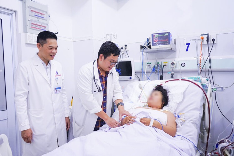 Cứu thai phụ sản giật tổn thương đa cơ quan, ngừng tim 2 lần ảnh 2