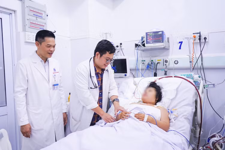 Cứu thai phụ sản giật tổn thương đa cơ quan, ngừng tim 2 lần ảnh 2