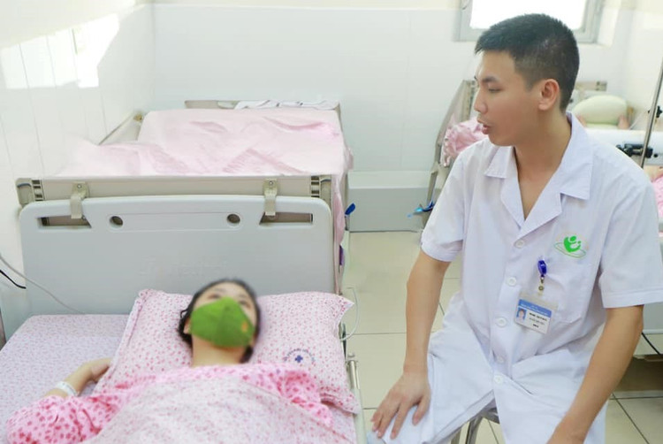 Hy hữu: Cứu thai đôi một trong tử cung một ngoài tử cung ảnh 1